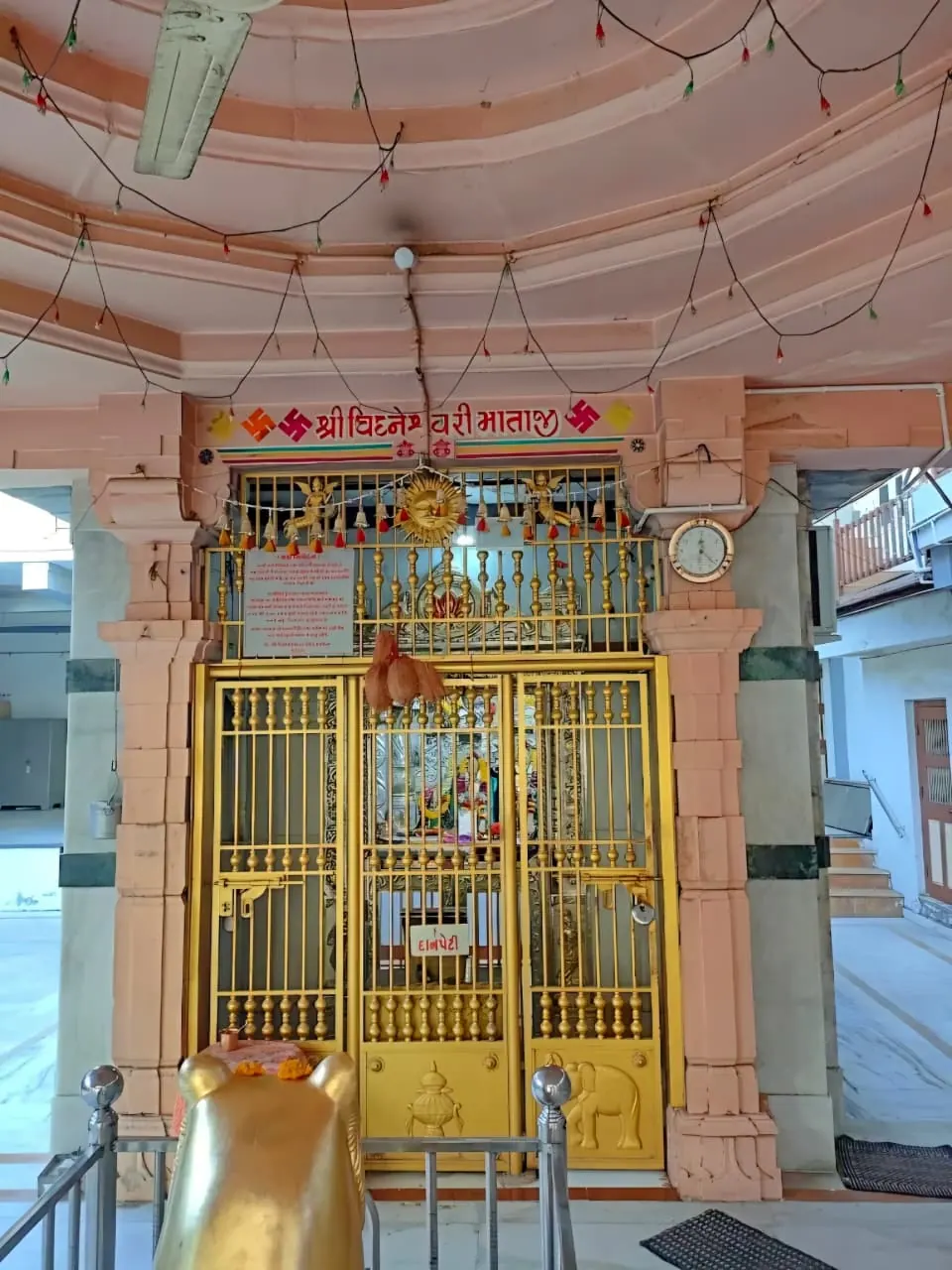 Temple sanctum darshan